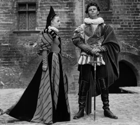 Zahrajte si El Cida v podání Jeanne Moreauové a Gerarda Philipea během divadelního festivalu v Avignonu v červenci 1951